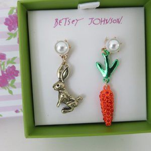 (#J-1) BETSEY JOHNSON Easter Bunny and Carrot Mismatched Earrings.